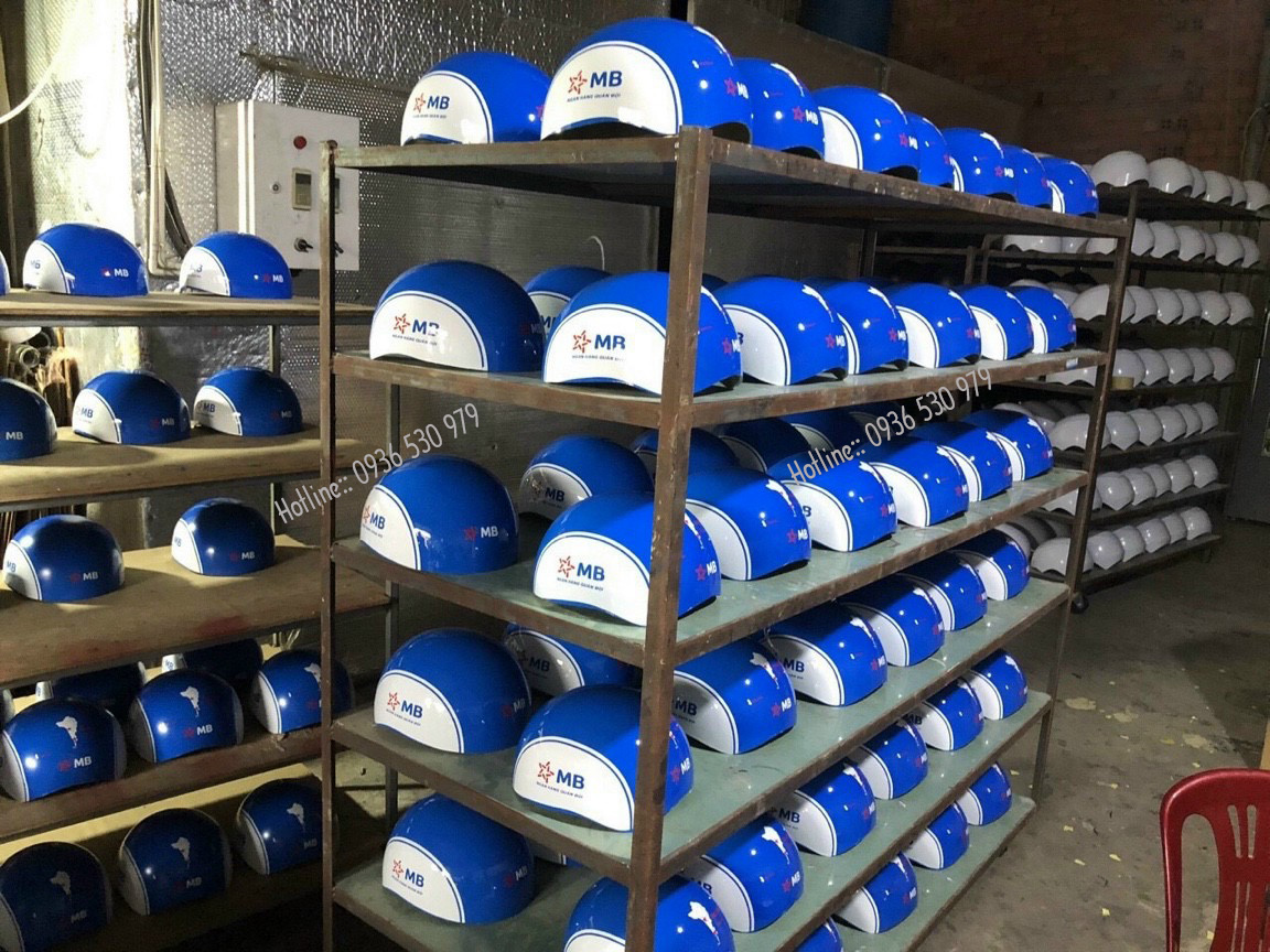 xưởng sản xuất mũ bảo hiểm in logo công ty